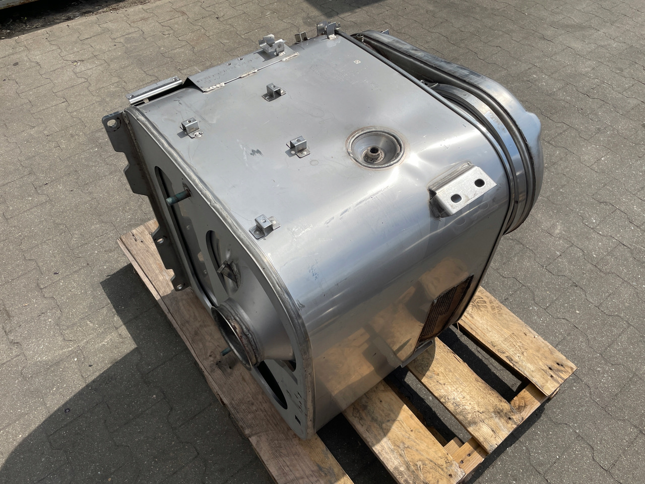 KATALIZATOR MAN TGX TGS EURO 6 DPF TŁUMIK WYDECH 81151036182 - Катализатор для Грузовиков: фото 4 KATALIZATOR MAN TGX TGS EURO 6 DPF TŁUMIK WYDECH 81151036182 - Катализатор для Грузовиков: фото 4