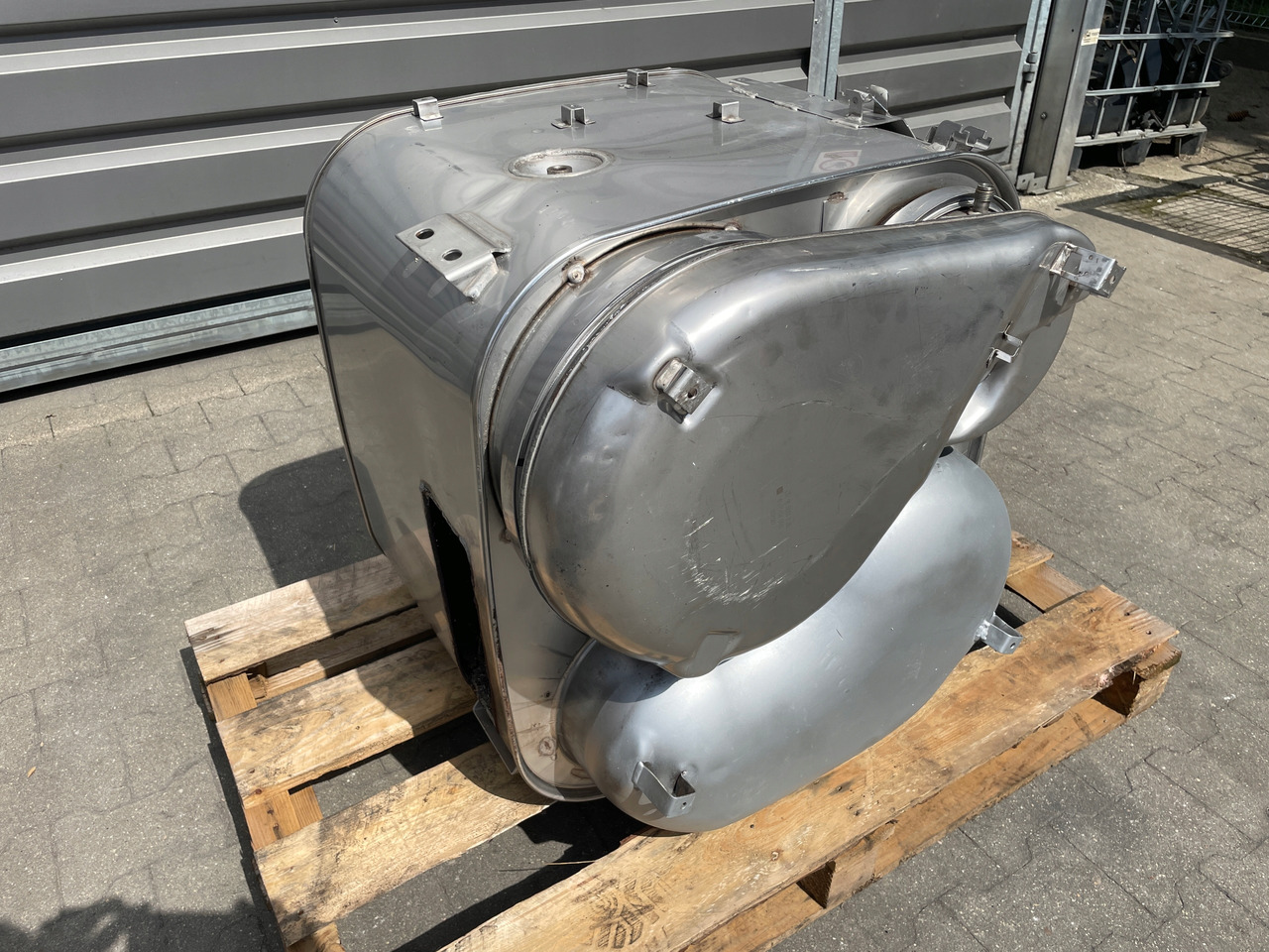 KATALIZATOR MAN TGX TGS EURO 6 DPF TŁUMIK WYDECH 81151036182 - Катализатор для Грузовиков: фото 3 KATALIZATOR MAN TGX TGS EURO 6 DPF TŁUMIK WYDECH 81151036182 - Катализатор для Грузовиков: фото 3