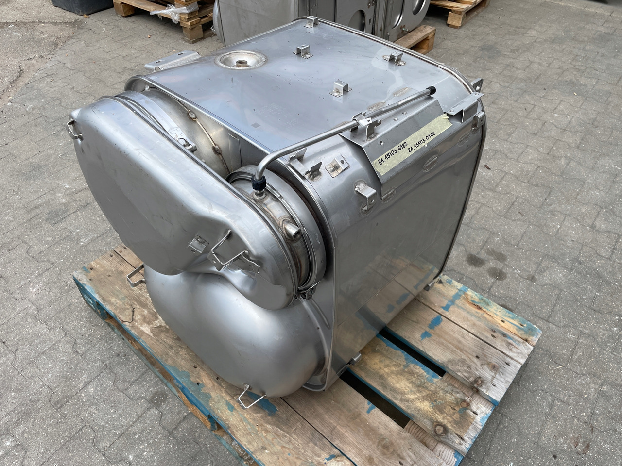 KATALIZATOR MAN TGX TGS EURO 6 DPF TŁUMIK WYDECH 81151036182 - Катализатор для Грузовиков: фото 2 KATALIZATOR MAN TGX TGS EURO 6 DPF TŁUMIK WYDECH 81151036182 - Катализатор для Грузовиков: фото 2