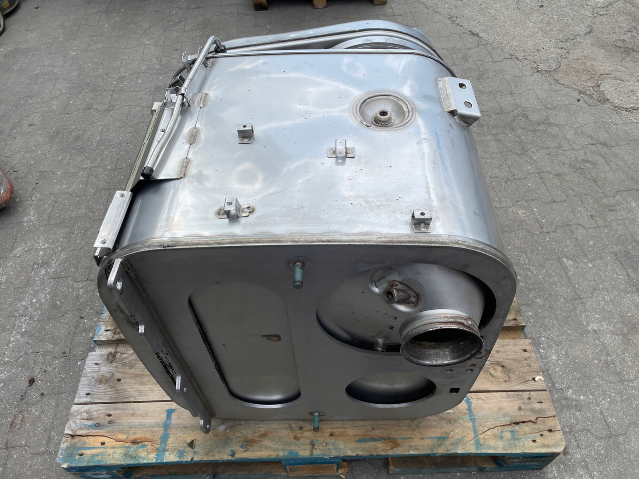 KATALIZATOR MAN TGX TGS EURO 6 DPF TŁUMIK WYDECH 81151036182 - Катализатор для Грузовиков: фото 4 KATALIZATOR MAN TGX TGS EURO 6 DPF TŁUMIK WYDECH 81151036182 - Катализатор для Грузовиков: фото 4