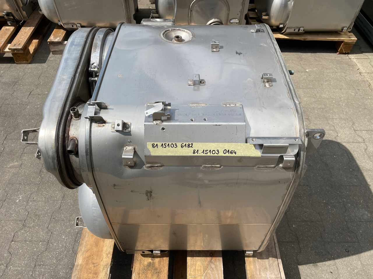 KATALIZATOR MAN TGX TGS EURO 6 DPF TŁUMIK WYDECH 81151036182 - Катализатор для Грузовиков: фото 1 KATALIZATOR MAN TGX TGS EURO 6 DPF TŁUMIK WYDECH 81151036182 - Катализатор для Грузовиков: фото 1