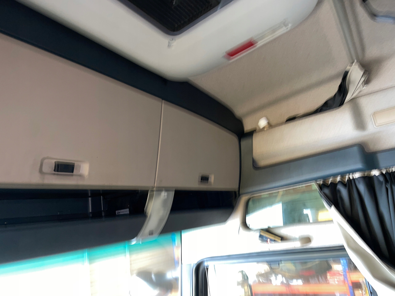 KOMPLETNA KABINA MAN TGX XXL EURO 6 LIFT JASNY ŚRODEK - Кабина для Грузовиков: фото 4 KOMPLETNA KABINA MAN TGX XXL EURO 6 LIFT JASNY ŚRODEK - Кабина для Грузовиков: фото 4