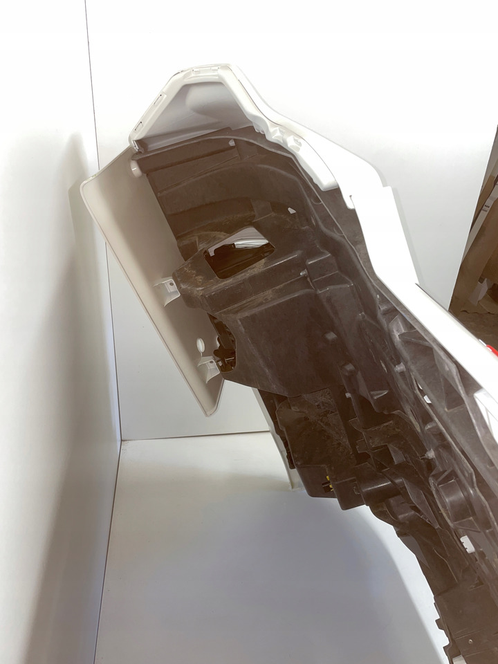 KOMPLETNY ZDERZAK MAN TG3 TGX3 TGX 3 ORYGINALNY KOLOR RAL 9010 - Бампер для Грузовиков: фото 5 KOMPLETNY ZDERZAK MAN TG3 TGX3 TGX 3 ORYGINALNY KOLOR RAL 9010 - Бампер для Грузовиков: фото 5