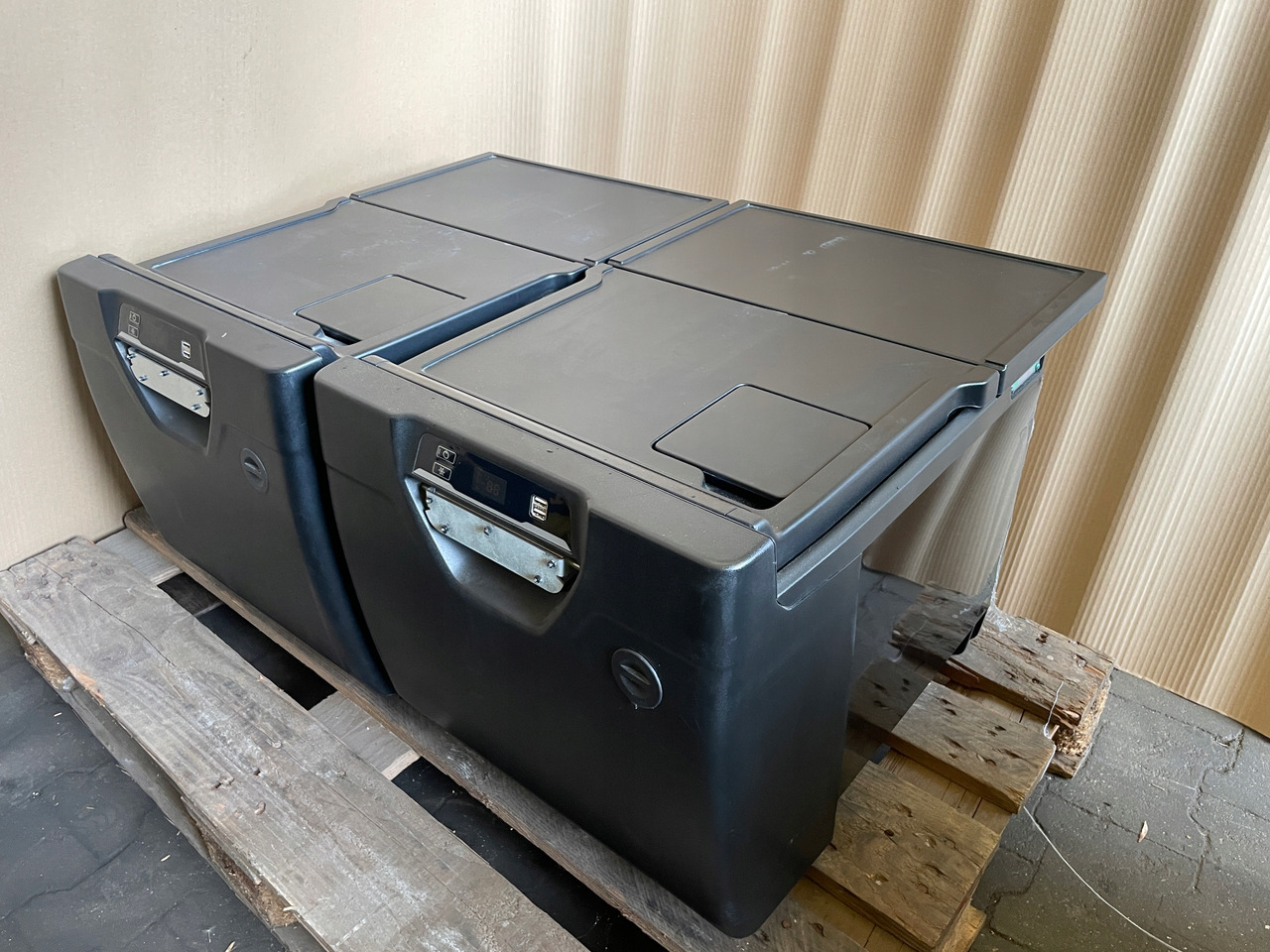 LODÓWKA IVECO S-WAY S WAY wysoka - Кабина и интерьер для Грузовиков: фото 2 LODÓWKA IVECO S-WAY S WAY wysoka - Кабина и интерьер для Грузовиков: фото 2