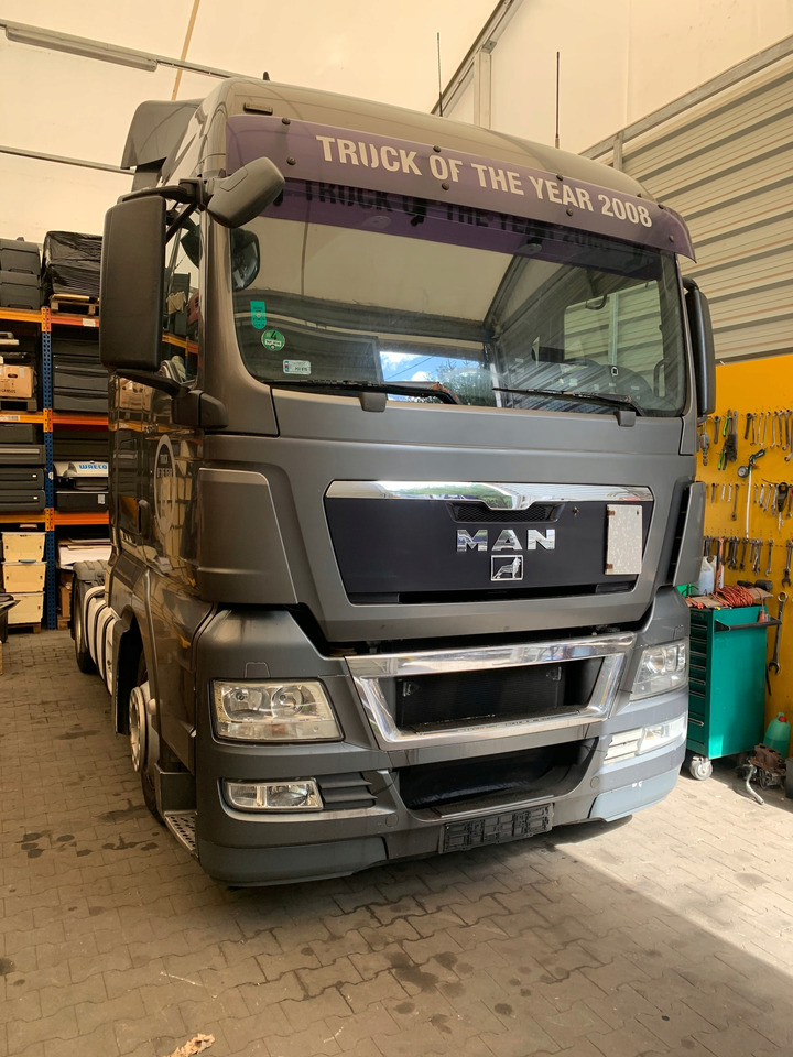 MASKA ATRAPA GRILL POLIK OWIEWKA MAN TGX - Капот для Грузовиков: фото 3 MASKA ATRAPA GRILL POLIK OWIEWKA MAN TGX - Капот для Грузовиков: фото 3