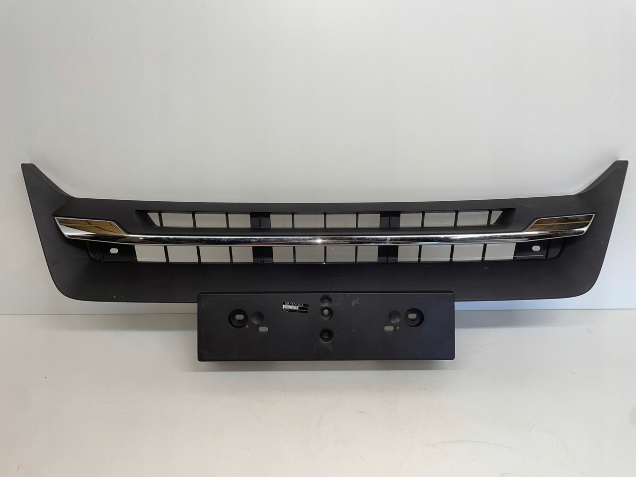 ŚRODKOWY GRILL CHROM ZDERZAKA MAN TGS TG3 TGS 3 ATRAPA 81416146086 - Решётка радиатора для Грузовиков: фото 1 ŚRODKOWY GRILL CHROM ZDERZAKA MAN TGS TG3 TGS 3 ATRAPA 81416146086 - Решётка радиатора для Грузовиков: фото 1
