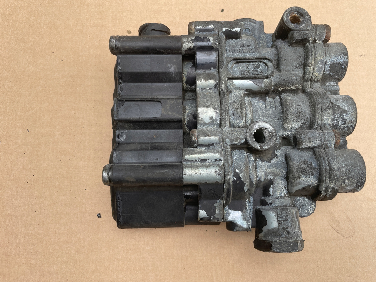 ZAWÓR PODUSZEK MERCEDES ACTROS MP 4 MP4 A0013270725 - Тормозной клапан для Грузовиков: фото 1 ZAWÓR PODUSZEK MERCEDES ACTROS MP 4 MP4 A0013270725 - Тормозной клапан для Грузовиков: фото 1