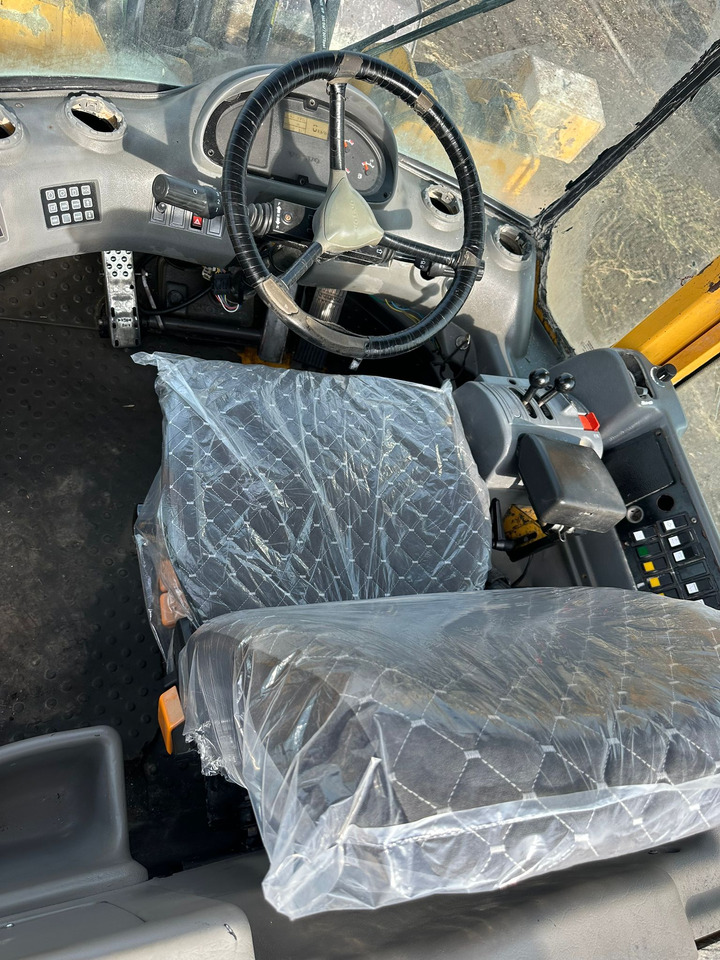 Колёсный погрузчик VOLVO L150E: фото 14 Колёсный погрузчик VOLVO L150E: фото 14