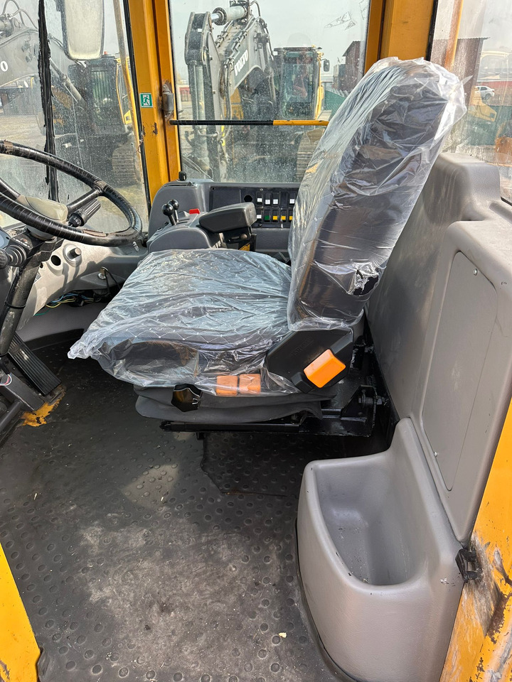 Колёсный погрузчик VOLVO L150E: фото 15 Колёсный погрузчик VOLVO L150E: фото 15