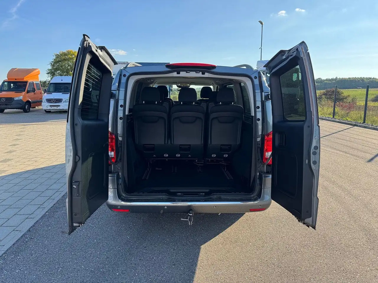 Легковой автомобиль Mercedes-Benz Vito Tourer 119 CDI Edition 4x4 Lang: фото 8 Легковой автомобиль Mercedes-Benz Vito Tourer 119 CDI Edition 4x4 Lang: фото 8