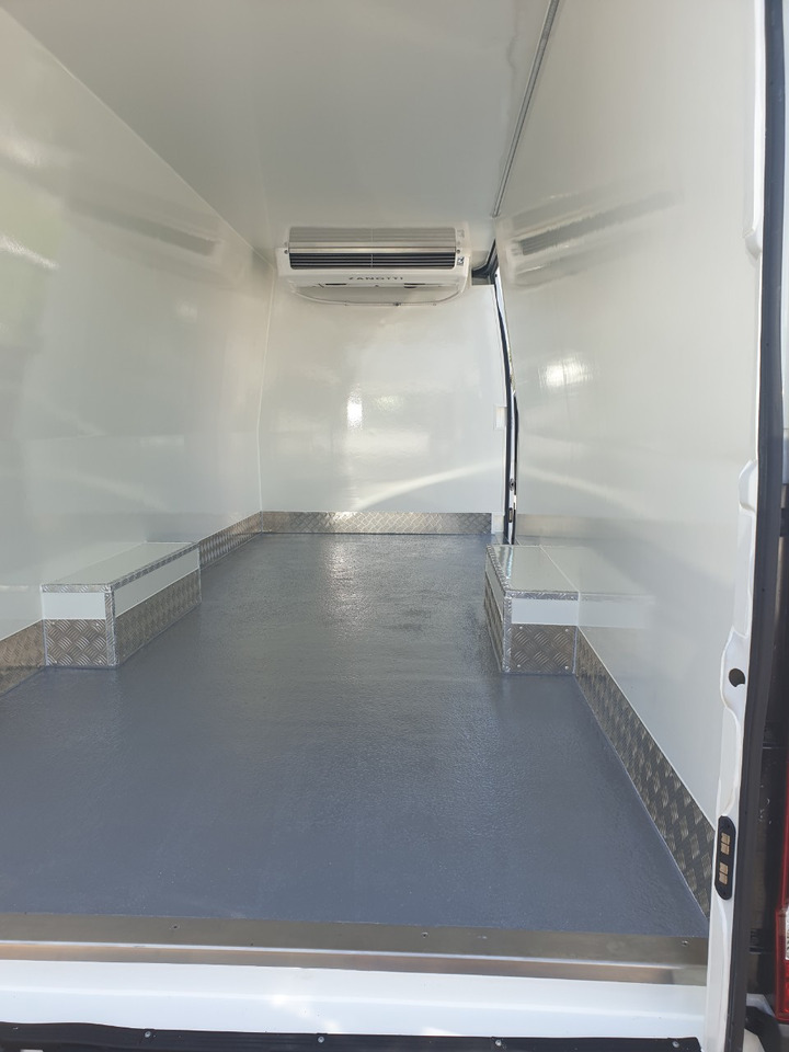 IVECO Daily 35S14 with Zanotti Z350 0°C Refrigeration (5 vehicles in stock) - Фургон-рефрижератор: фото 4 IVECO Daily 35S14 with Zanotti Z350 0°C Refrigeration (5 vehicles in stock) - Фургон-рефрижератор: фото 4