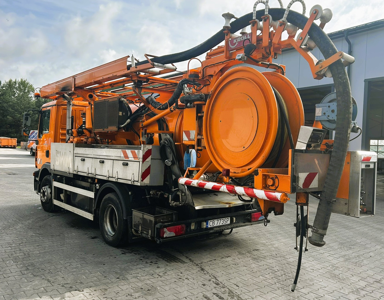 MAN TGM 15.240 - Ассенизатор: фото 1 MAN TGM 15.240 - Ассенизатор: фото 1