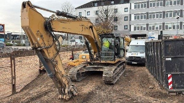 CAT 330-07 - Гусеничный экскаватор: фото 2 CAT 330-07 - Гусеничный экскаватор: фото 2