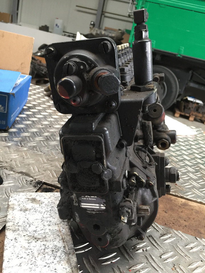 ---Gebrauchte Einspritzpumpe MAN, 5 Zylinder, Bosch - Nr. : 0402 735 805, MAN 51.11103 - 7202 - Топливный насос для Грузовиков: фото 4 ---Gebrauchte Einspritzpumpe MAN, 5 Zylinder, Bosch - Nr. : 0402 735 805, MAN 51.11103 - 7202 - Топливный насос для Грузовиков: фото 4