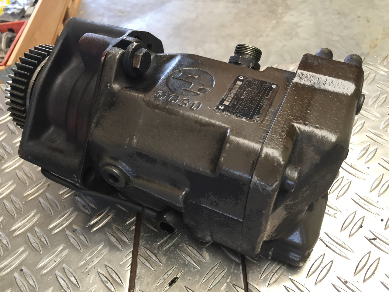 Гидравлический насос для Грузовиков Gebrauchte Hydraulikpumpe / Lenkung VOLVO Radlader L40 B, Artikel - Nr. : 1534604: фото 16 Гидравлический насос для Грузовиков Gebrauchte Hydraulikpumpe / Lenkung VOLVO Radlader L40 B, Artikel - Nr. : 1534604: фото 16