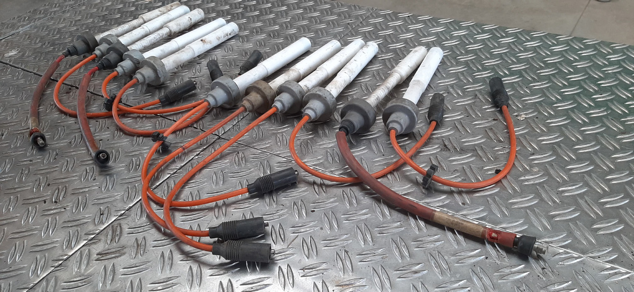 Gebrauchte Zündkabel für Waukesha Gasmotor, Artikel - Nr. : 81.99999 - 9999 - Электрическая система для Грузовиков: фото 5 Gebrauchte Zündkabel für Waukesha Gasmotor, Artikel - Nr. : 81.99999 - 9999 - Электрическая система для Грузовиков: фото 5