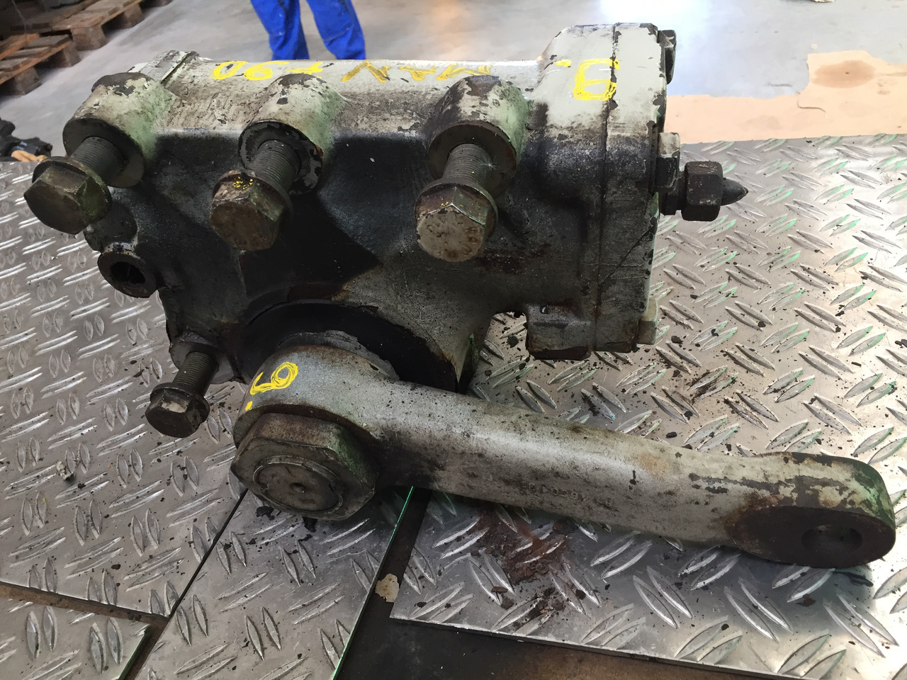 Gebrauchtes Lenkgetriebe MAN F90, 17.232, Artikel - Nr.: 81.9999 - 9999 - Рулевой механизм для Грузовиков: фото 1 Gebrauchtes Lenkgetriebe MAN F90, 17.232, Artikel - Nr.: 81.9999 - 9999 - Рулевой механизм для Грузовиков: фото 1