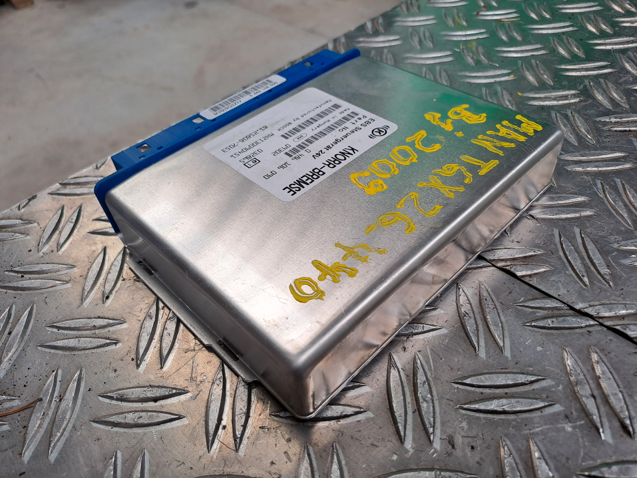 Gebrauchtes MAN TGX 26.440 EBS Steuergerät Brems - / Fahrdynamik, Artikel - Nr. : 81.25808 - 7053 - Блок управления для Грузовиков: фото 1 Gebrauchtes MAN TGX 26.440 EBS Steuergerät Brems - / Fahrdynamik, Artikel - Nr. : 81.25808 - 7053 - Блок управления для Грузовиков: фото 1