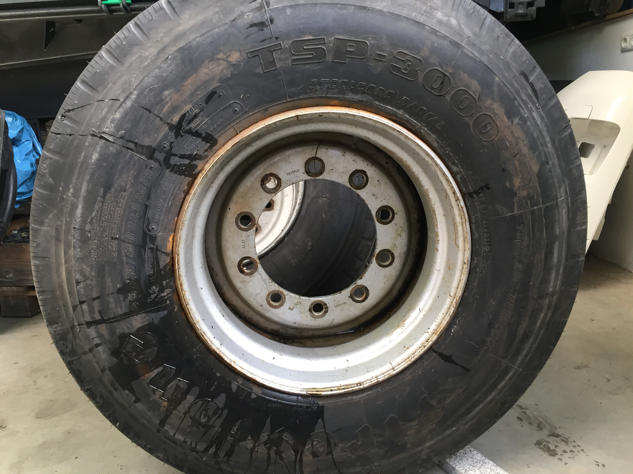 Neue Reifen, Firestone TSP - 3000, Größe : 425 / 65 R x 22,5 - 2 Stück mit Felgen - Шина для Грузовиков: фото 1 Neue Reifen, Firestone TSP - 3000, Größe : 425 / 65 R x 22,5 - 2 Stück mit Felgen - Шина для Грузовиков: фото 1