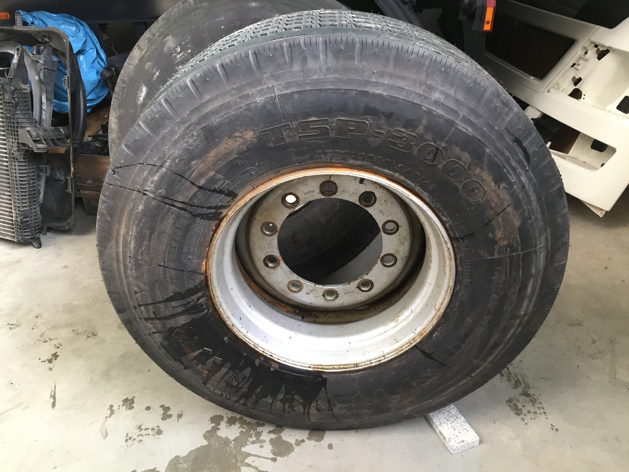Neue Reifen, Firestone TSP - 3000, Größe : 425 / 65 R x 22,5 - 2 Stück mit Felgen - Шина для Грузовиков: фото 4 Neue Reifen, Firestone TSP - 3000, Größe : 425 / 65 R x 22,5 - 2 Stück mit Felgen - Шина для Грузовиков: фото 4