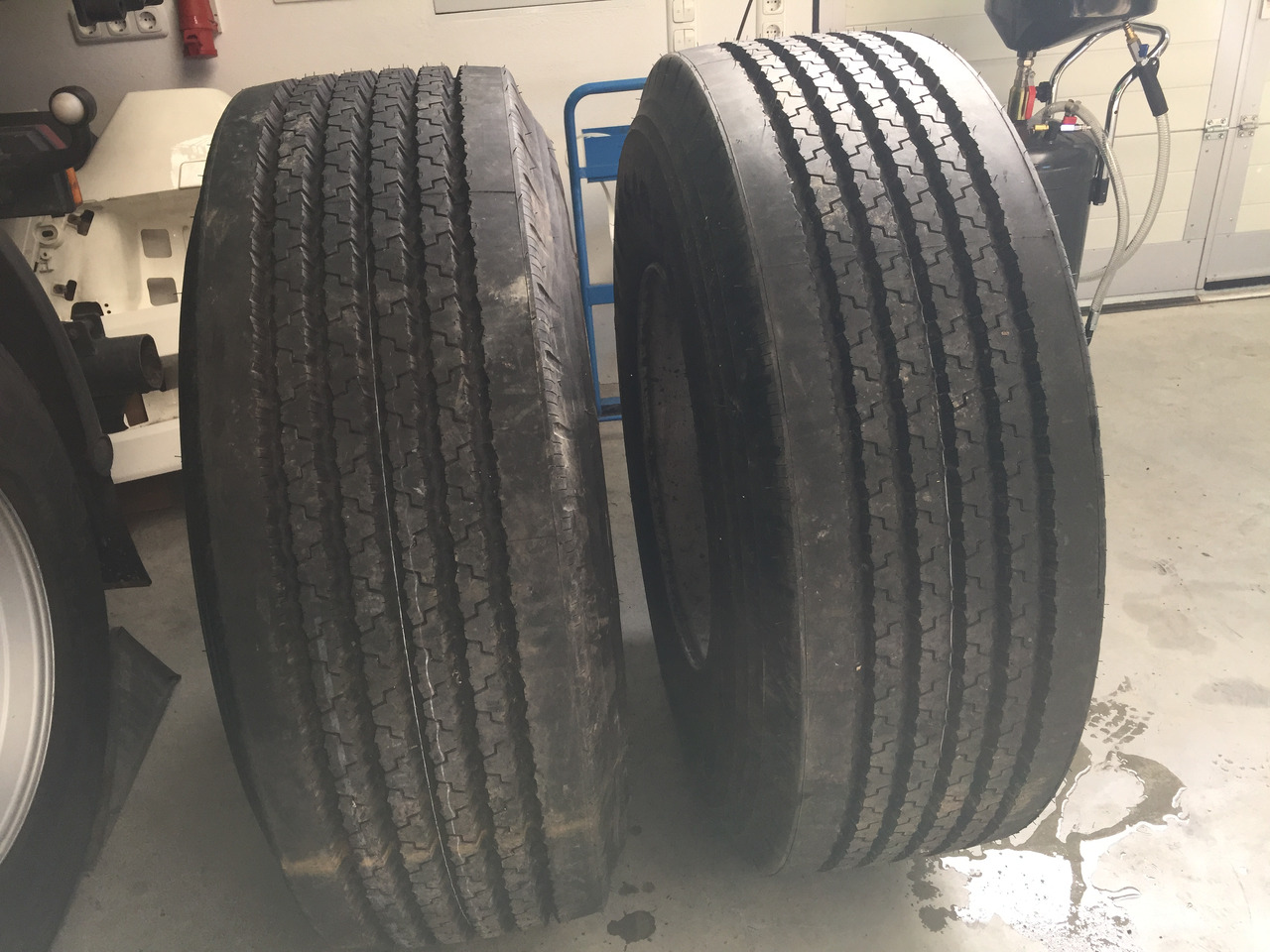 Neue Reifen, Firestone TSP - 3000, Größe : 425 / 65 R x 22,5 - 2 Stück mit Felgen - Шина для Грузовиков: фото 2 Neue Reifen, Firestone TSP - 3000, Größe : 425 / 65 R x 22,5 - 2 Stück mit Felgen - Шина для Грузовиков: фото 2