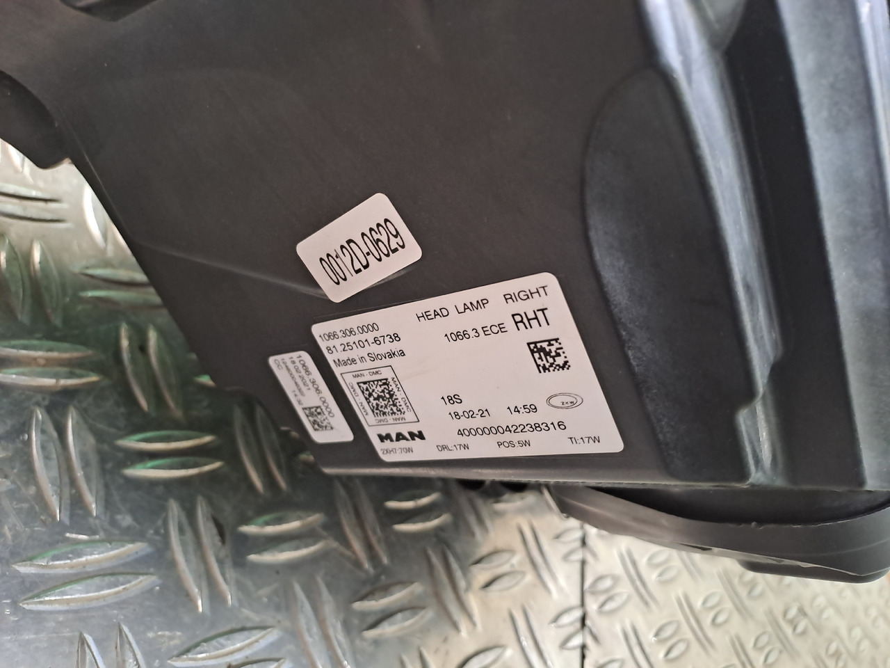 ---Neuwertiger Scheinwerfer und Träger MAN TG3 / TGS / TGX, Artikel - Nr. : 81.25101 - 6738 - Передняя фара для Грузовиков: фото 2 ---Neuwertiger Scheinwerfer und Träger MAN TG3 / TGS / TGX, Artikel - Nr. : 81.25101 - 6738 - Передняя фара для Грузовиков: фото 2