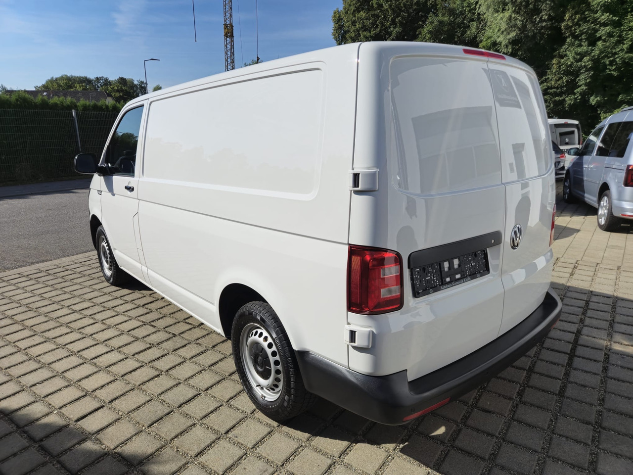 VOLKSWAGEN T6 Transporter Kasten-Kombi Navi/ACC/Standheiz. - Цельнометаллический фургон: фото 4 VOLKSWAGEN T6 Transporter Kasten-Kombi Navi/ACC/Standheiz. - Цельнометаллический фургон: фото 4