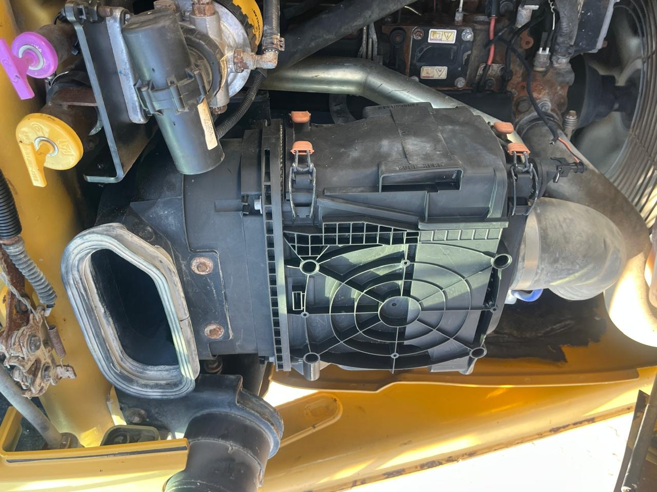 CATERPILLAR 422F2 - Экскаватор-погрузчик: фото 4 CATERPILLAR 422F2 - Экскаватор-погрузчик: фото 4