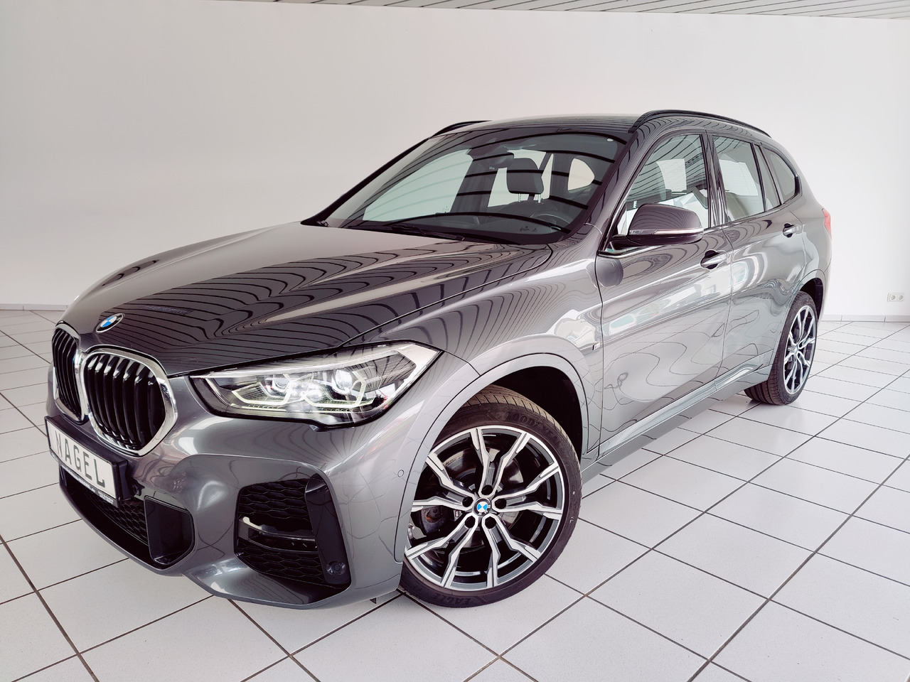 BMW X1 xDrive 20 d M Sport Navi Ambiente PDC SHZ Apple Android - Внедорожник: фото 1 BMW X1 xDrive 20 d M Sport Navi Ambiente PDC SHZ Apple Android - Внедорожник: фото 1