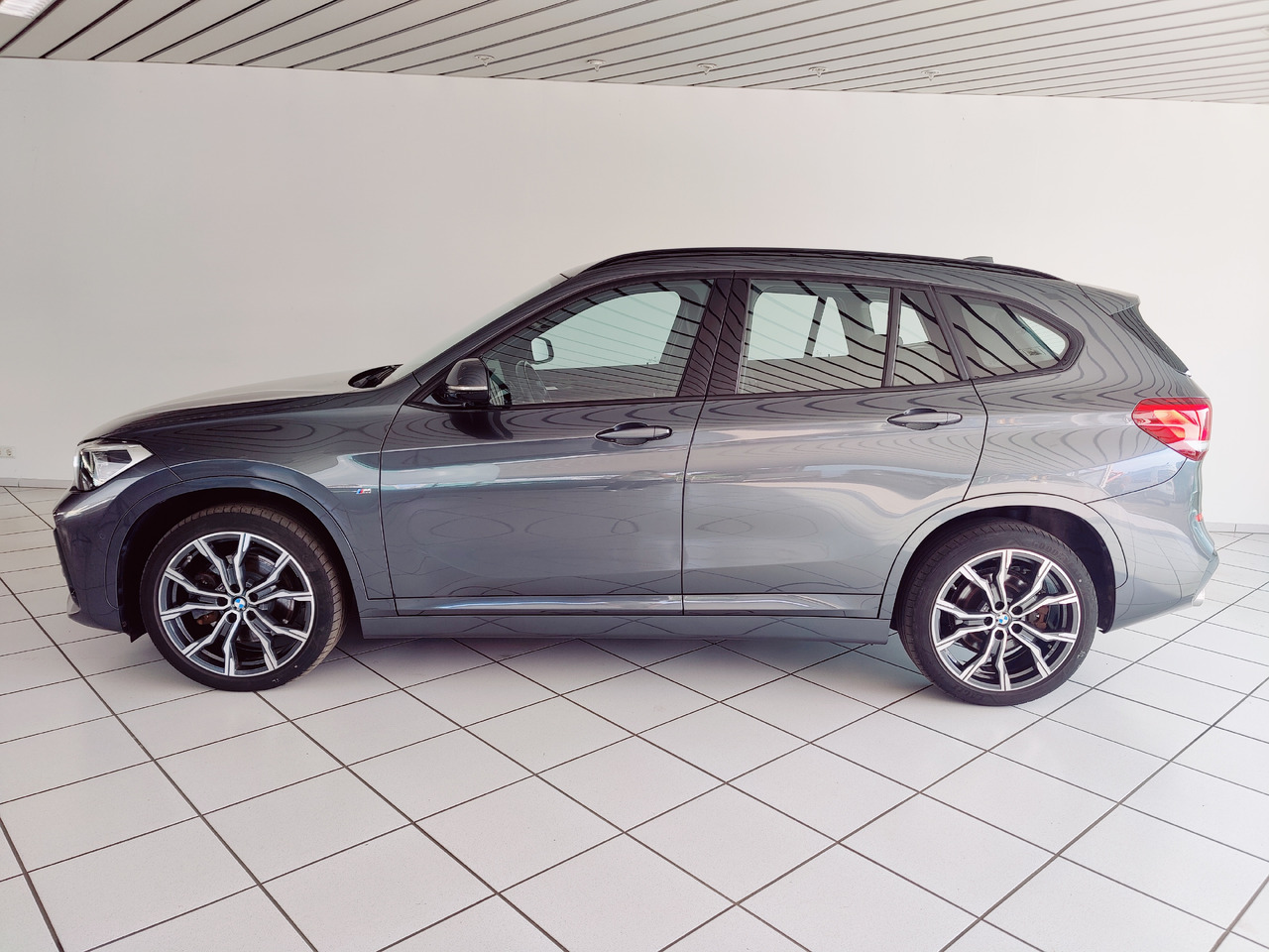 BMW X1 xDrive 20 d M Sport Navi Ambiente PDC SHZ Apple Android - Внедорожник: фото 5 BMW X1 xDrive 20 d M Sport Navi Ambiente PDC SHZ Apple Android - Внедорожник: фото 5