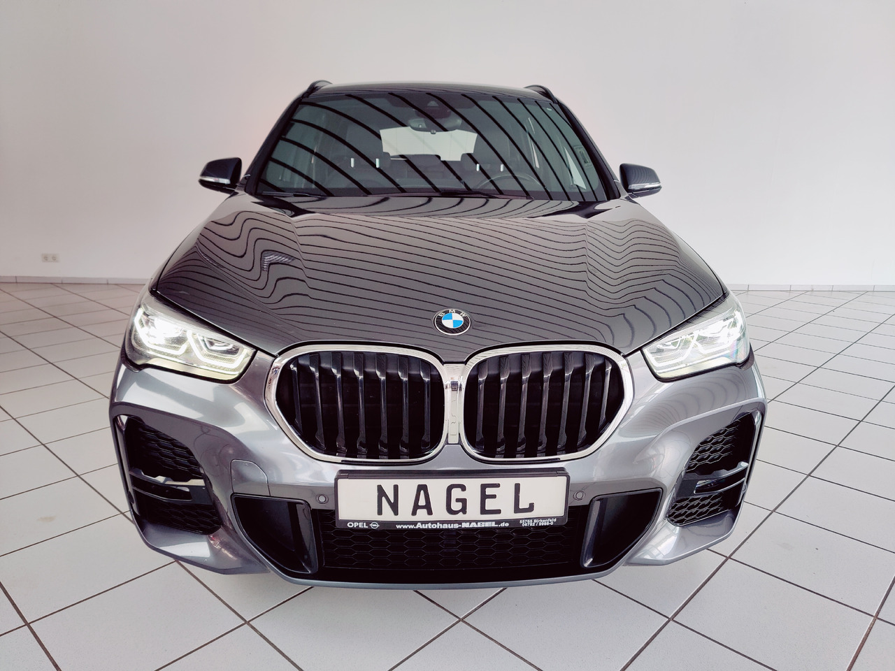 BMW X1 xDrive 20 d M Sport Navi Ambiente PDC SHZ Apple Android - Внедорожник: фото 4 BMW X1 xDrive 20 d M Sport Navi Ambiente PDC SHZ Apple Android - Внедорожник: фото 4