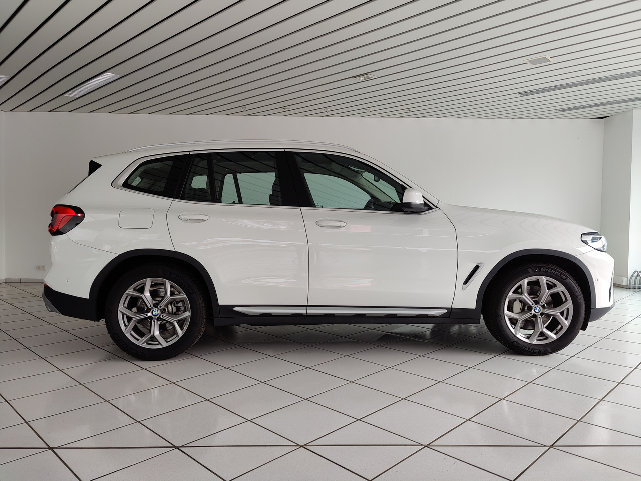 BMW X3 xDrive 30 i Live-Cockpit DAB Leder HiFi Headup - Внедорожник: фото 5 BMW X3 xDrive 30 i Live-Cockpit DAB Leder HiFi Headup - Внедорожник: фото 5