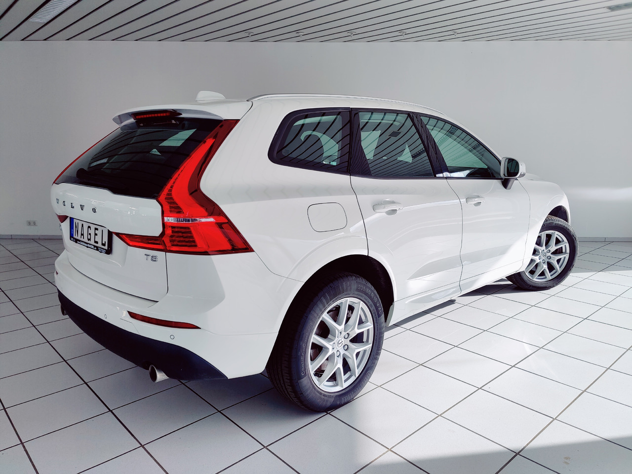 Volvo XC60 t8 twin engine Momentum Plug-In Hybrid AWD AHK Leder Navi - Внедорожник: фото 4 Volvo XC60 t8 twin engine Momentum Plug-In Hybrid AWD AHK Leder Navi - Внедорожник: фото 4