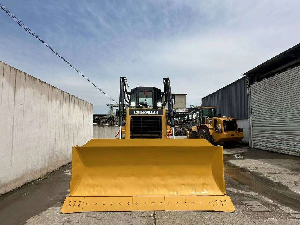CAT D 6 R - Бульдозер: фото 2 CAT D 6 R - Бульдозер: фото 2