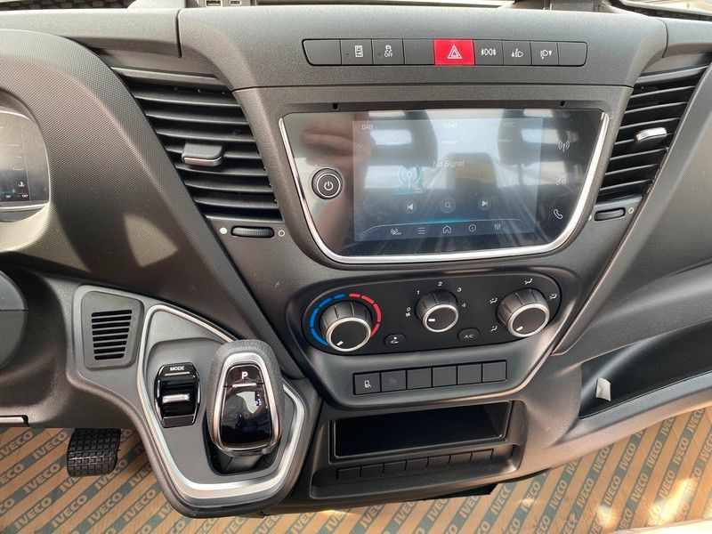 Iveco Daily 50C18HA8 Z Pritsche+Plane Iveco Daily 50C18HA8 Z Pritsche+Plane - Тентованный фургон: фото 4 Iveco Daily 50C18HA8 Z Pritsche+Plane Iveco Daily 50C18HA8 Z Pritsche+Plane - Тентованный фургон: фото 4