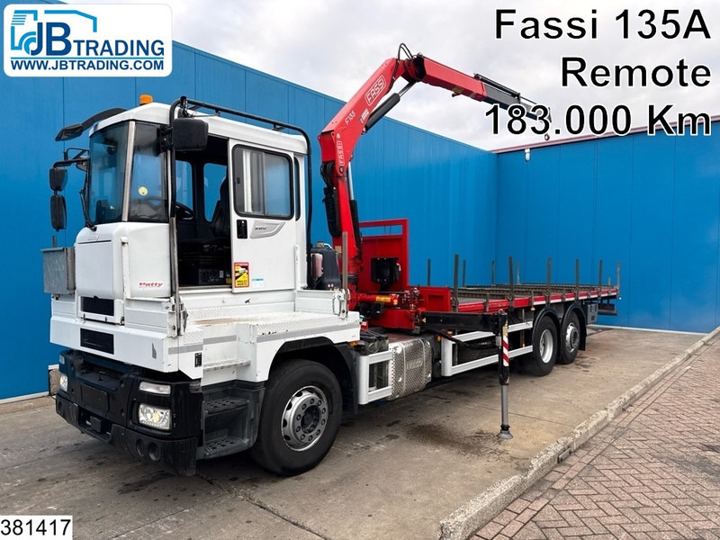 Iveco 260S36 6x2, EURO 6, Fassi, Remote - Грузовик бортовой/ Платформа, Автоманипулятор: фото 1 Iveco 260S36 6x2, EURO 6, Fassi, Remote - Грузовик бортовой/ Платформа, Автоманипулятор: фото 1