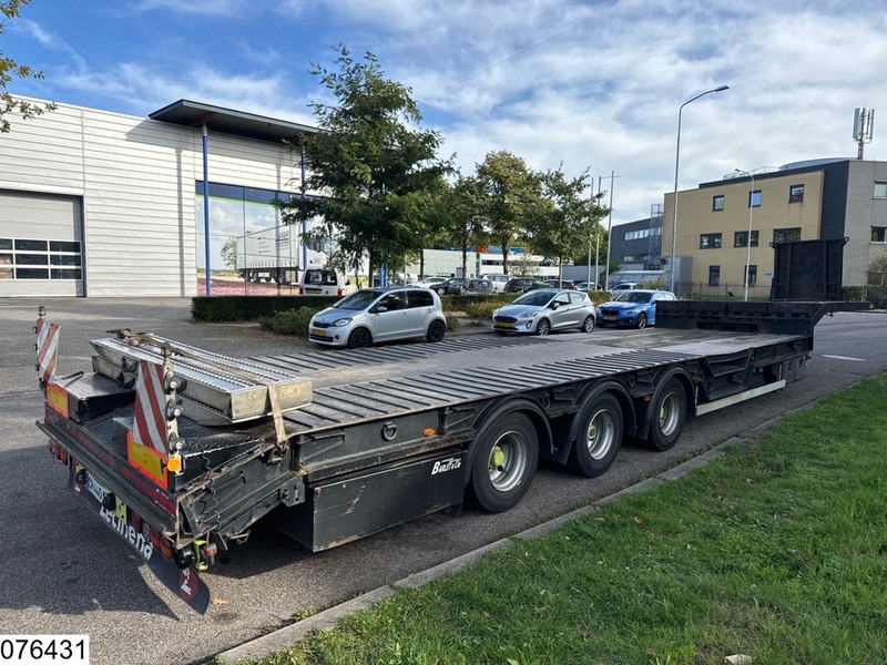 Lecinena Semie 42,000 kg, steering axle - Низкорамный полуприцеп: фото 5 Lecinena Semie 42,000 kg, steering axle - Низкорамный полуприцеп: фото 5