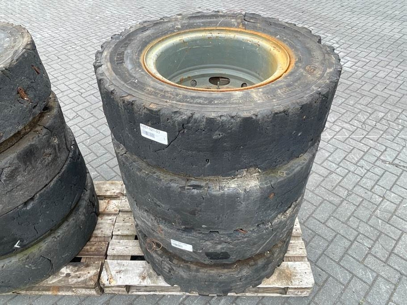 Liebherr 10.00-20 - Tire/Reifen/Band - Шины и диски для Строительной техники: фото 5 Liebherr 10.00-20 - Tire/Reifen/Band - Шины и диски для Строительной техники: фото 5