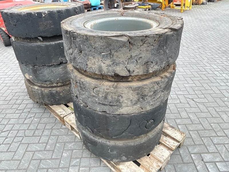 Liebherr 10.00-20 - Tire/Reifen/Band - Шины и диски для Строительной техники: фото 3 Liebherr 10.00-20 - Tire/Reifen/Band - Шины и диски для Строительной техники: фото 3