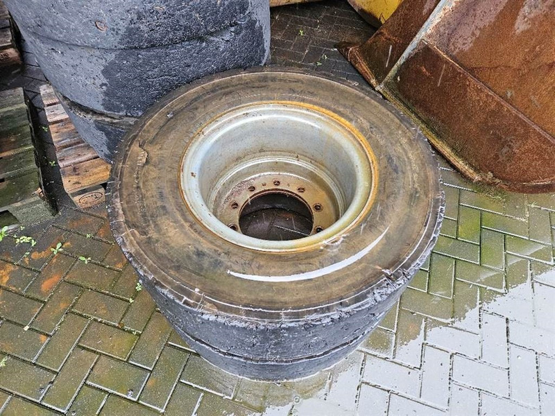 Liebherr 12.00-20 SOLID - Tire/Reifen/Band - Шины и диски для Строительной техники: фото 3 Liebherr 12.00-20 SOLID - Tire/Reifen/Band - Шины и диски для Строительной техники: фото 3