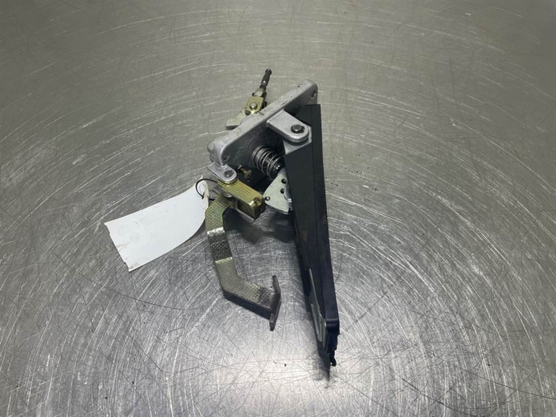 Liebherr A316-5006144-Brake pedal - Кабина и интерьер для Строительной техники: фото 3 Liebherr A316-5006144-Brake pedal - Кабина и интерьер для Строительной техники: фото 3