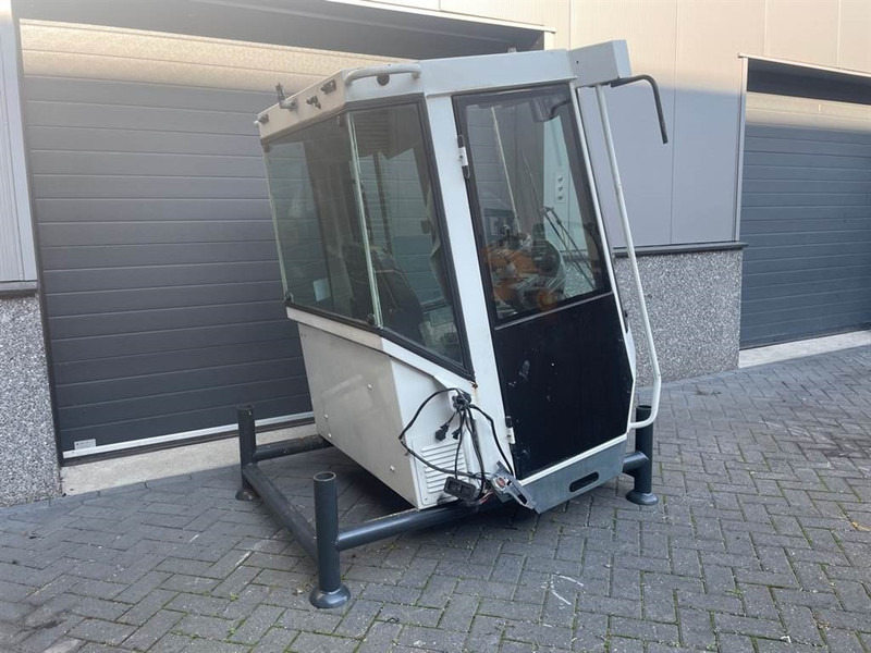 Liebherr L514 Speeder-9841079-Cabin/Kabine/Cabine - Кабина и интерьер для Строительной техники: фото 5 Liebherr L514 Speeder-9841079-Cabin/Kabine/Cabine - Кабина и интерьер для Строительной техники: фото 5