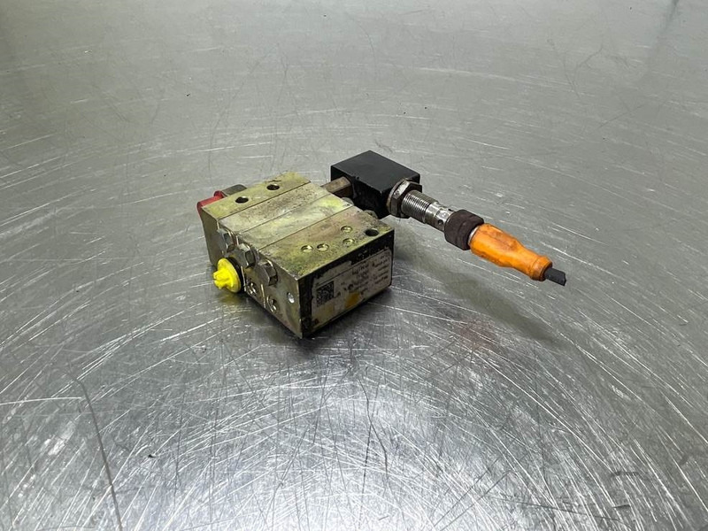 Liebherr L524-10444143 / 11341172-Lubricating system - Рама/ Шасси для Строительной техники: фото 4 Liebherr L524-10444143 / 11341172-Lubricating system - Рама/ Шасси для Строительной техники: фото 4