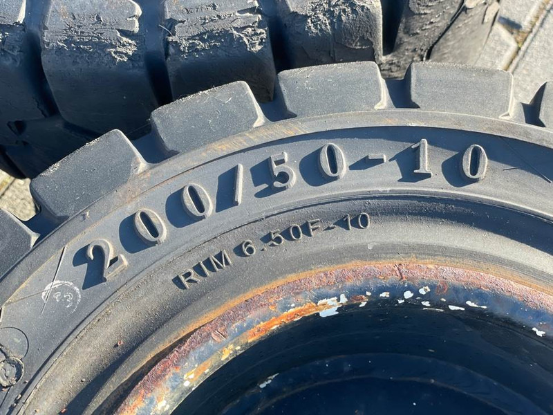 Linde -Trelleborg 200/50-10-Tire/Reifen/Band - Шины и диски для Строительной техники: фото 5 Linde -Trelleborg 200/50-10-Tire/Reifen/Band - Шины и диски для Строительной техники: фото 5
