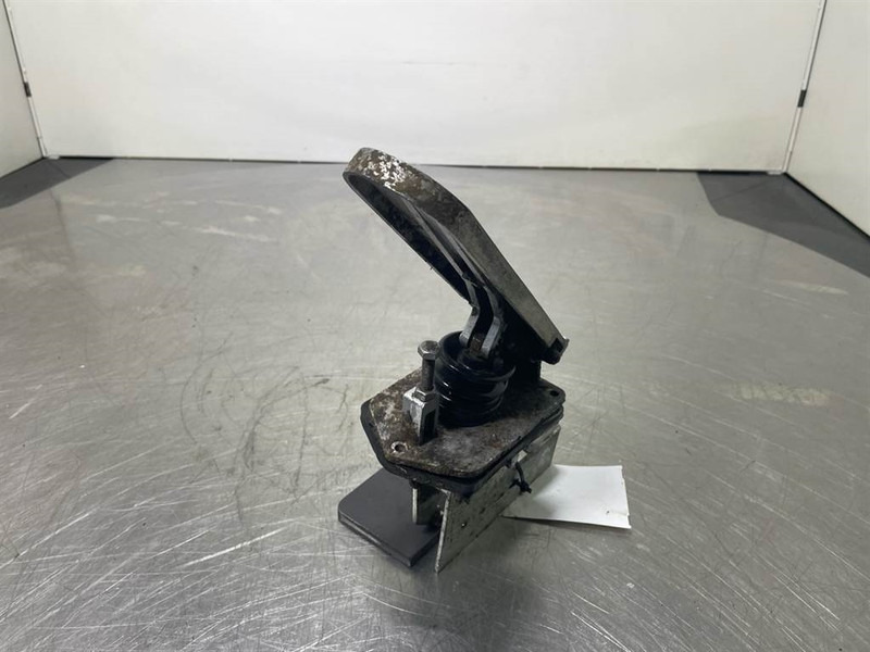 O & K L25.5 - Gas pedal/Fusspedal/Gaspedaal - Кабина и интерьер для Строительной техники: фото 2 O & K L25.5 - Gas pedal/Fusspedal/Gaspedaal - Кабина и интерьер для Строительной техники: фото 2