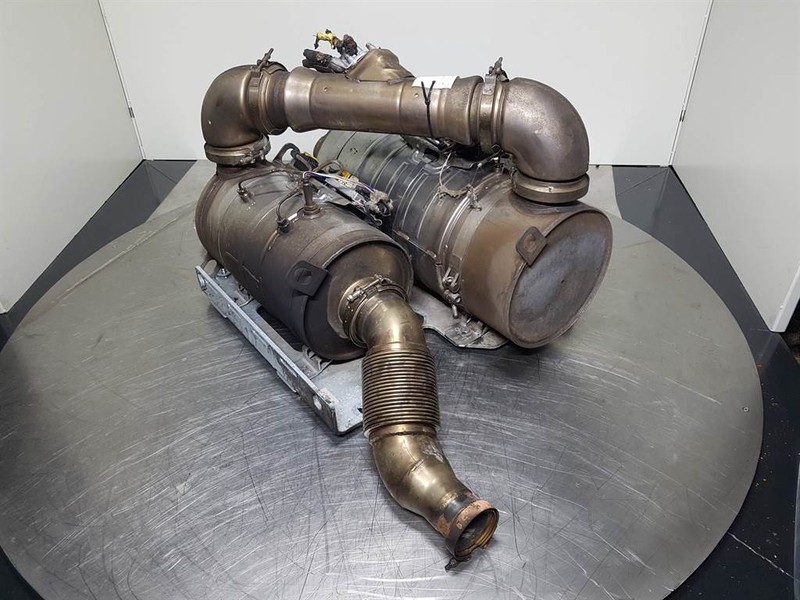 Sennebogen 818 - Exhaust system/Auspuff/Uitlaat - Двигатель и запчасти для Строительной техники: фото 2 Sennebogen 818 - Exhaust system/Auspuff/Uitlaat - Двигатель и запчасти для Строительной техники: фото 2