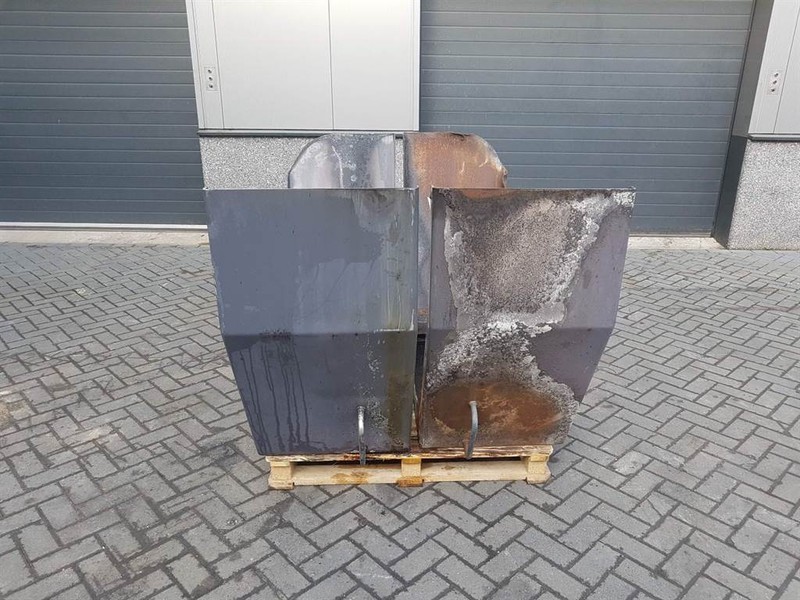 Terex TL260-0457006030-Mud guard/Kotfluegel/Spatbord - Крыло для Строительной техники: фото 2 Terex TL260-0457006030-Mud guard/Kotfluegel/Spatbord - Крыло для Строительной техники: фото 2