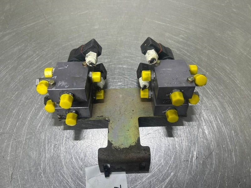 Terex TW150 - 4/2 Valve-4/2 Wegeventil-4/2 Ventiel - Гидравлика для Строительной техники: фото 2 Terex TW150 - 4/2 Valve-4/2 Wegeventil-4/2 Ventiel - Гидравлика для Строительной техники: фото 2