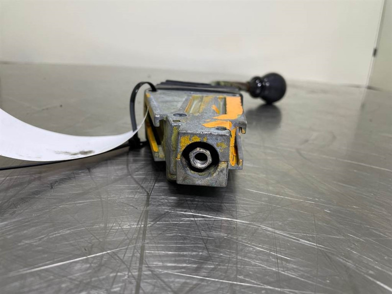 Zettelmeyer ZL801 - Levers/Hebels/Hendels - Кабина и интерьер для Строительной техники: фото 2 Zettelmeyer ZL801 - Levers/Hebels/Hendels - Кабина и интерьер для Строительной техники: фото 2