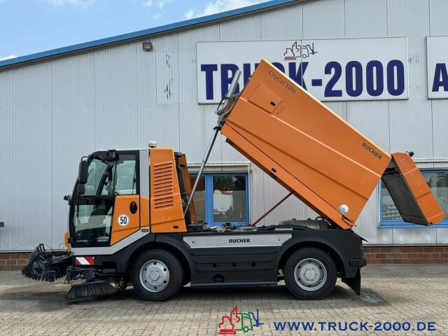 Bucher City Cat 5006 3 Besen 4 Radlenkung - Подметально-уборочная машина: фото 2 Bucher City Cat 5006 3 Besen 4 Radlenkung - Подметально-уборочная машина: фото 2